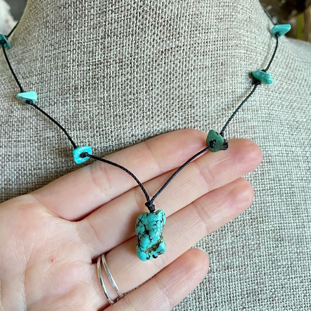 Turquoise Howlite boho necklace - Picture 3 of 5